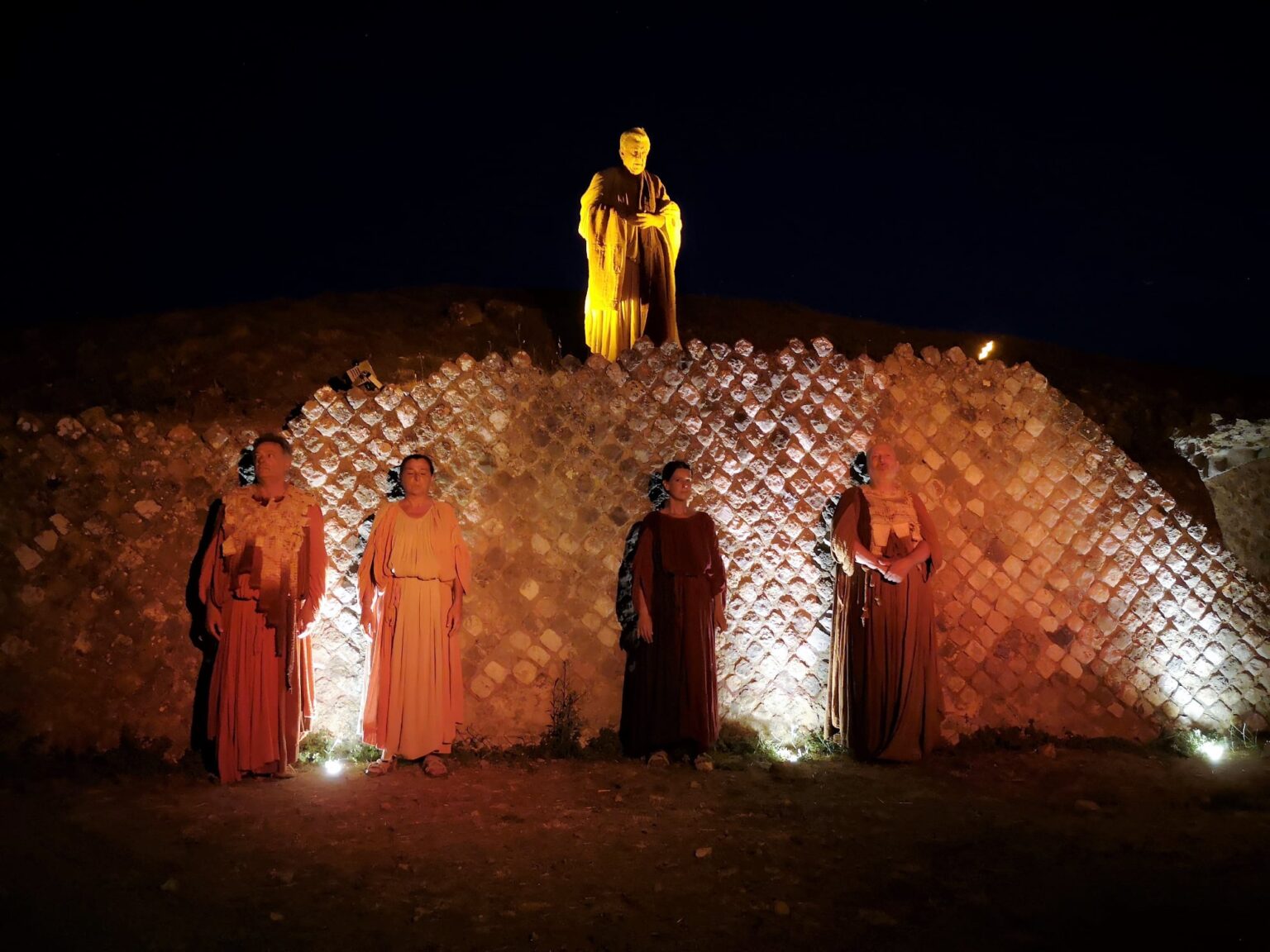 Visite guidate della cooperativa Le Orme e apertura straordinaria serale per "Tracce di umanità", un viaggio teatrale della Compagnia delle Seggiole
